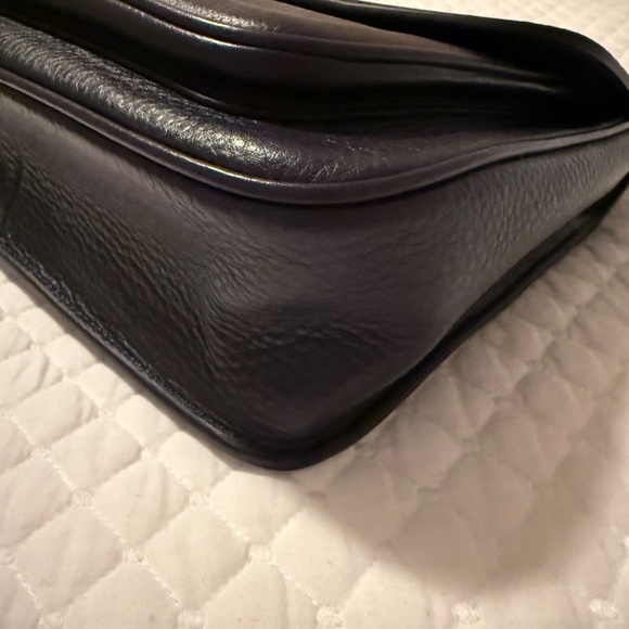 Lauren Ralph Lauren Pebbled Medium Bradley Bag in Navy Blue - Picture 8 of 12